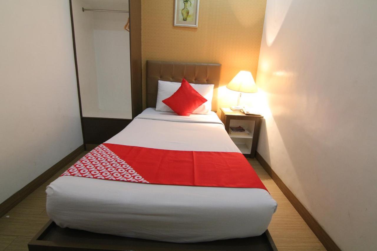Oyo 24H City Hotel Near Makati Medical Center Makati City Buitenkant foto
