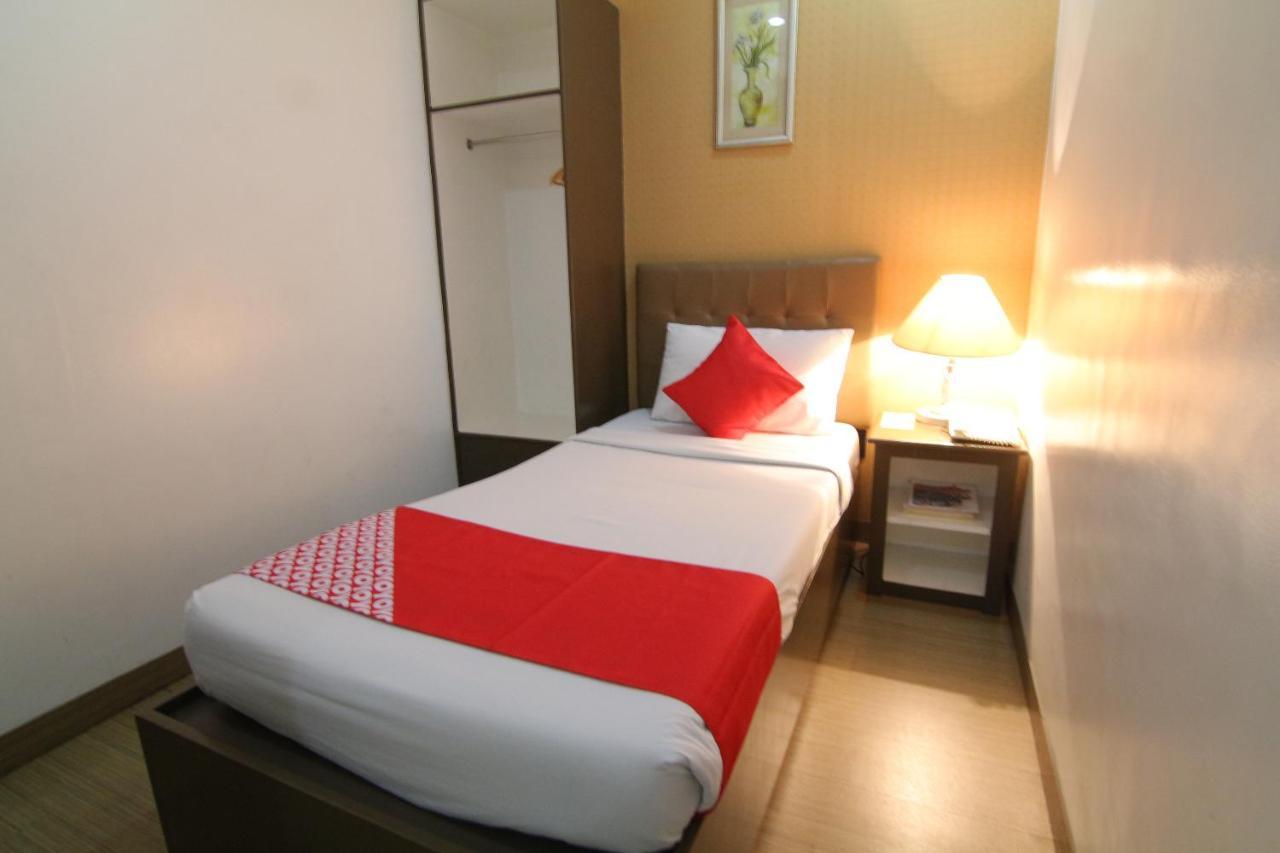 Oyo 24H City Hotel Near Makati Medical Center Makati City Buitenkant foto