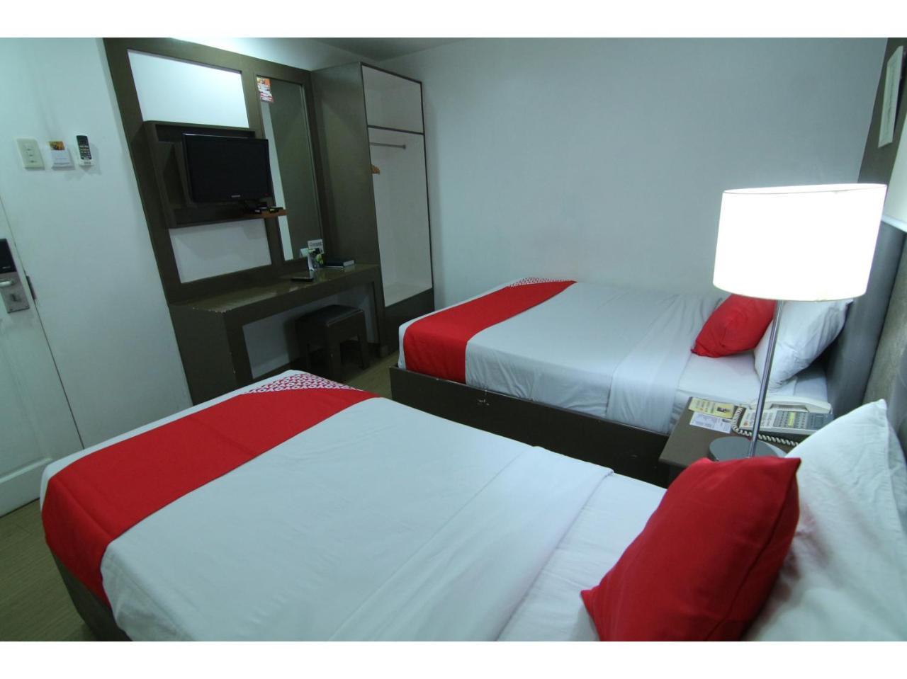 Oyo 24H City Hotel Near Makati Medical Center Makati City Buitenkant foto